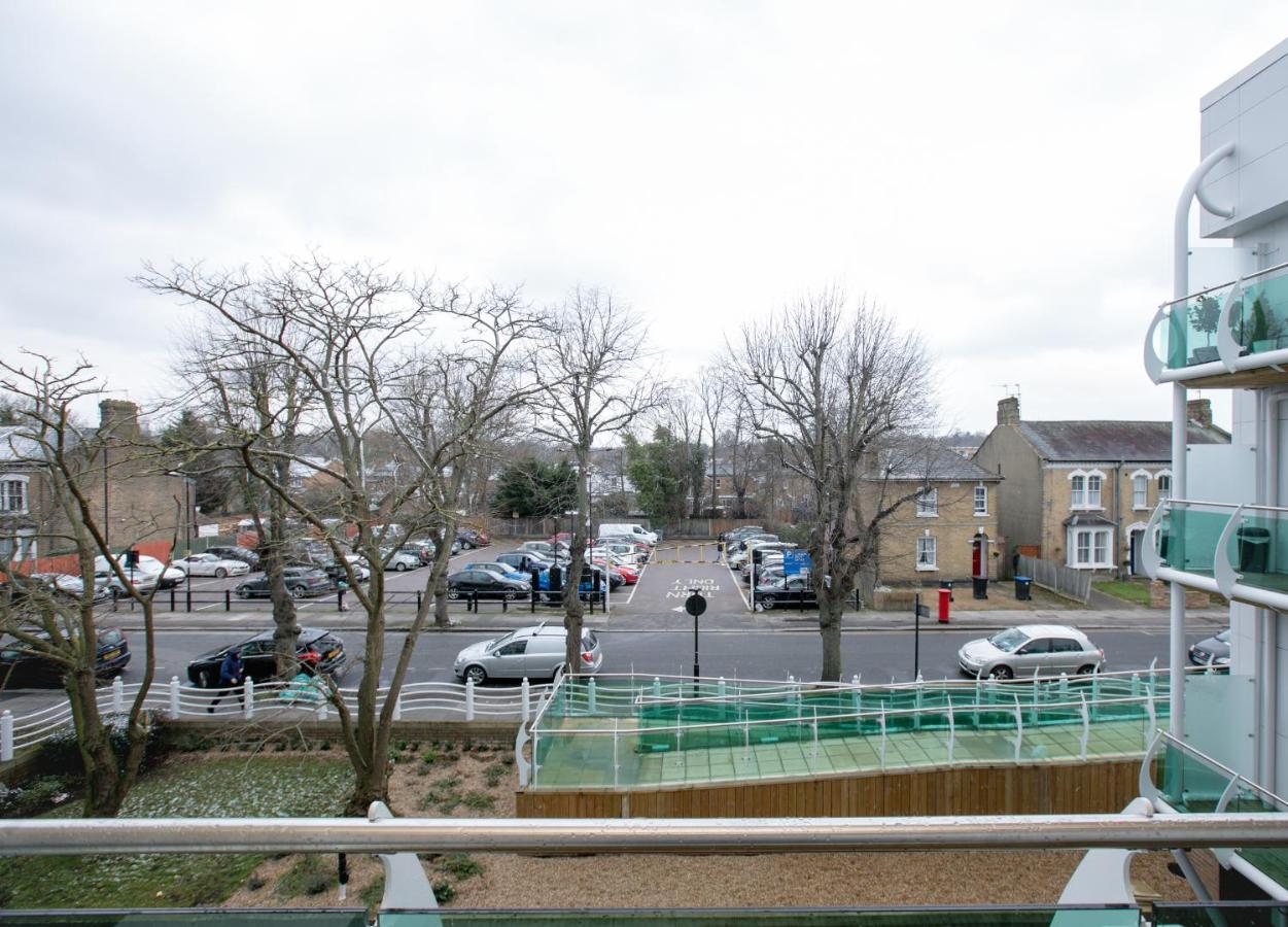 Skyvillion - Cozy Apartments In Enfield Town With Free Parking & Wifi Eksteriør bilde