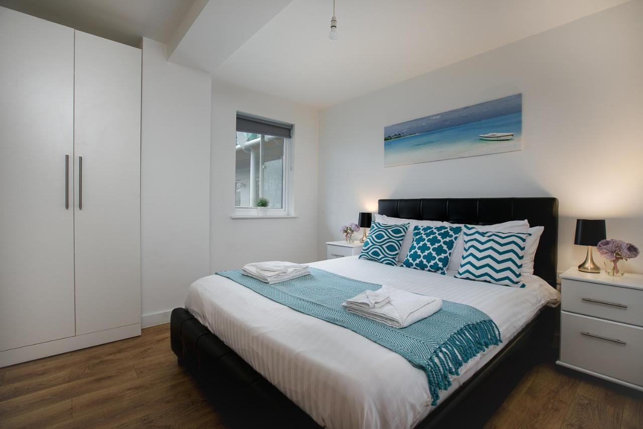 Skyvillion - Cozy Apartments In Enfield Town With Free Parking & Wifi Eksteriør bilde