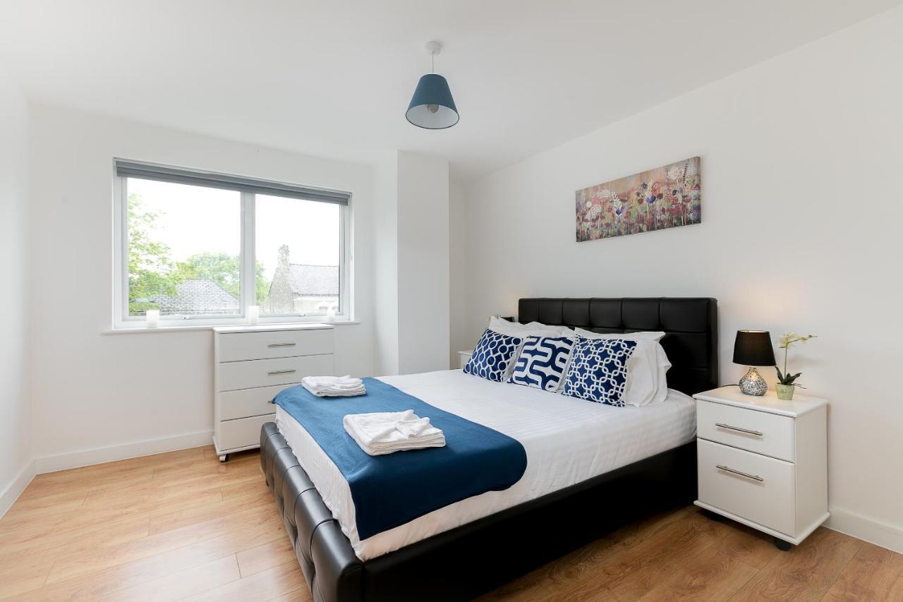 Skyvillion - Cozy Apartments In Enfield Town With Free Parking & Wifi Eksteriør bilde