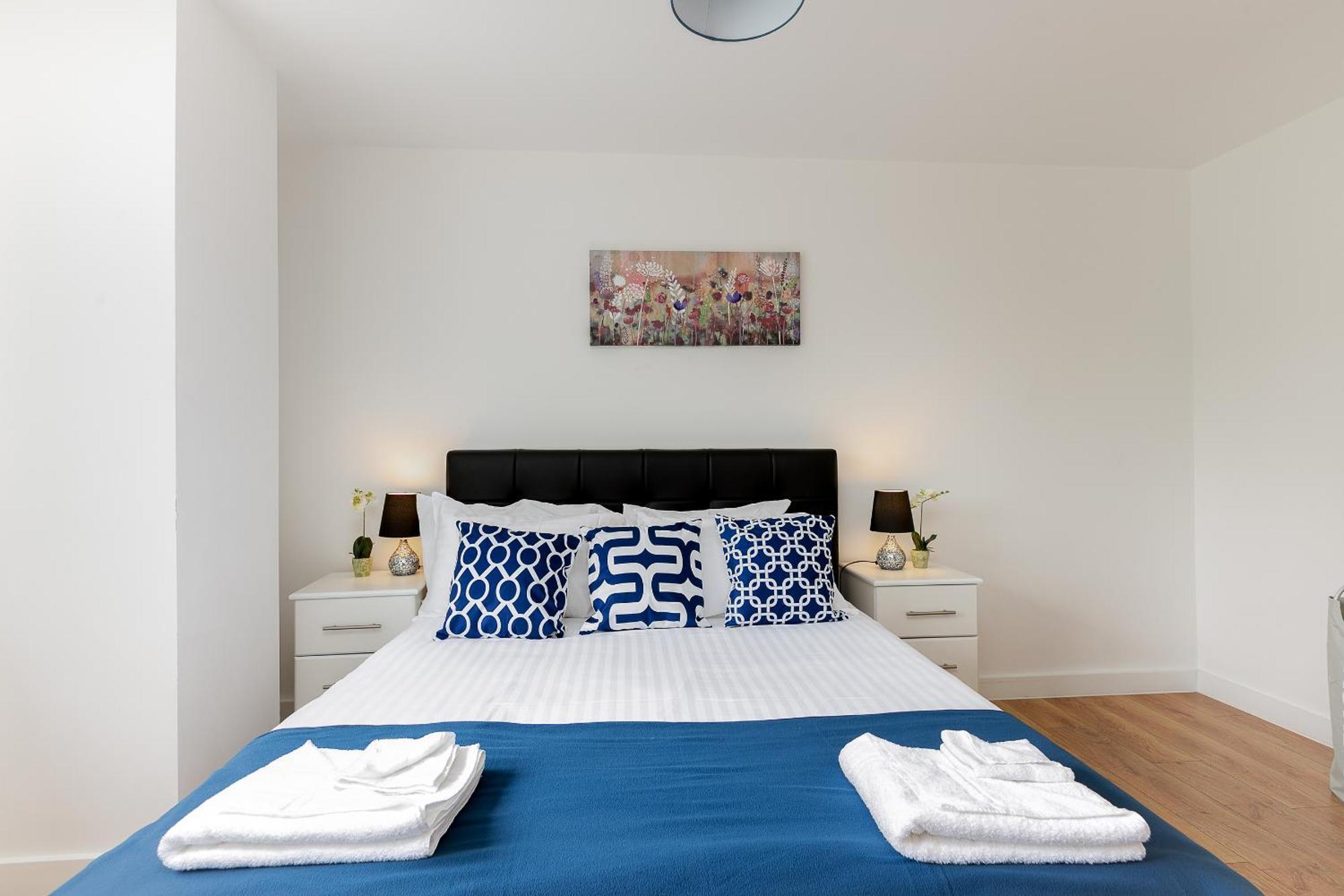 Skyvillion - Cozy Apartments In Enfield Town With Free Parking & Wifi Eksteriør bilde