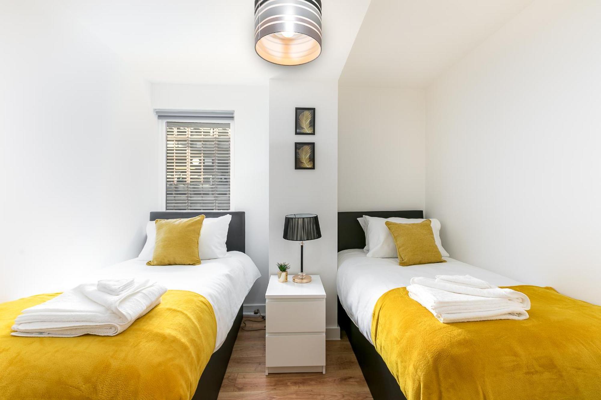 Skyvillion - Cozy Apartments In Enfield Town With Free Parking & Wifi Eksteriør bilde