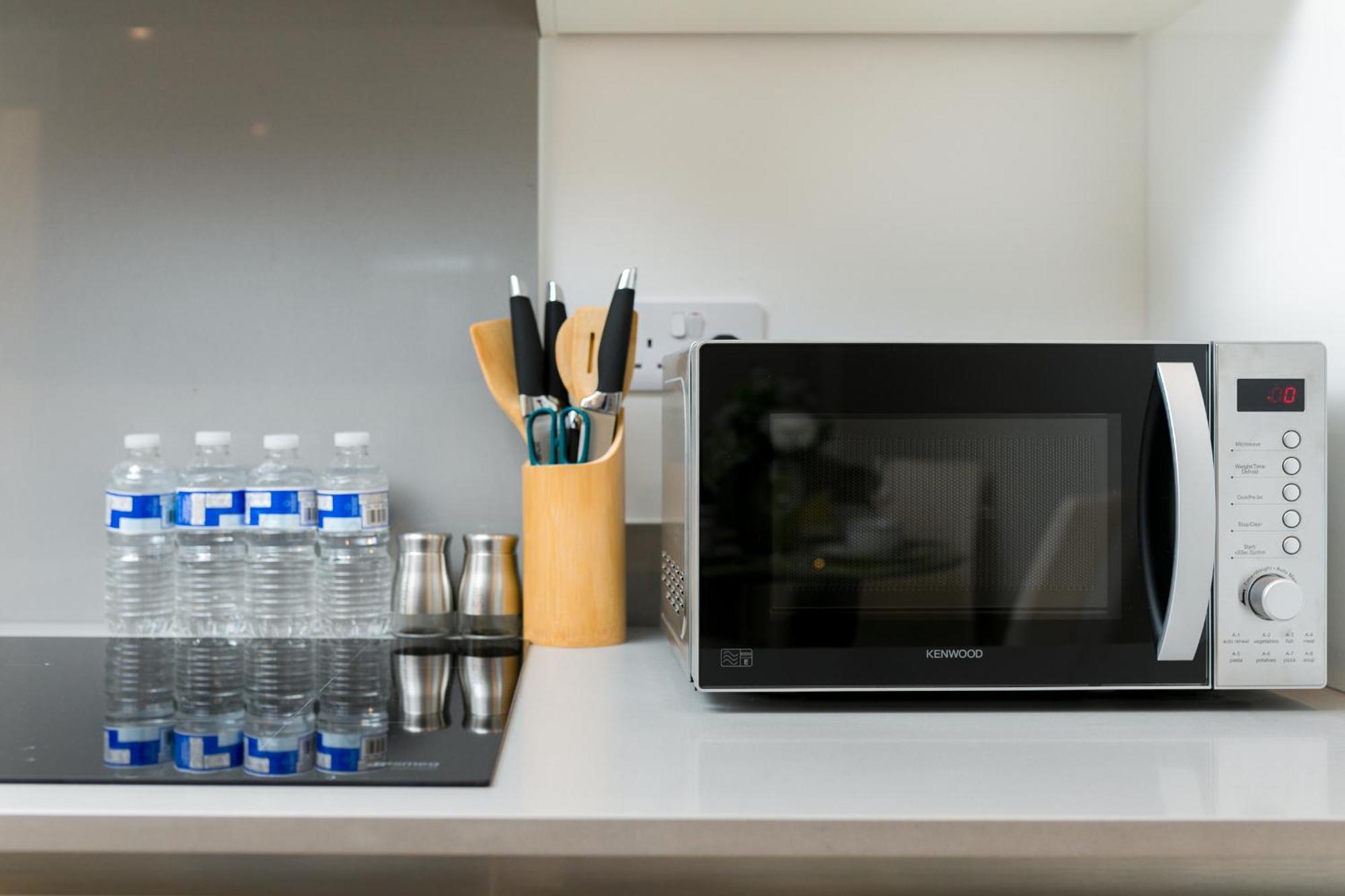 Skyvillion - Cozy Apartments In Enfield Town With Free Parking & Wifi Eksteriør bilde