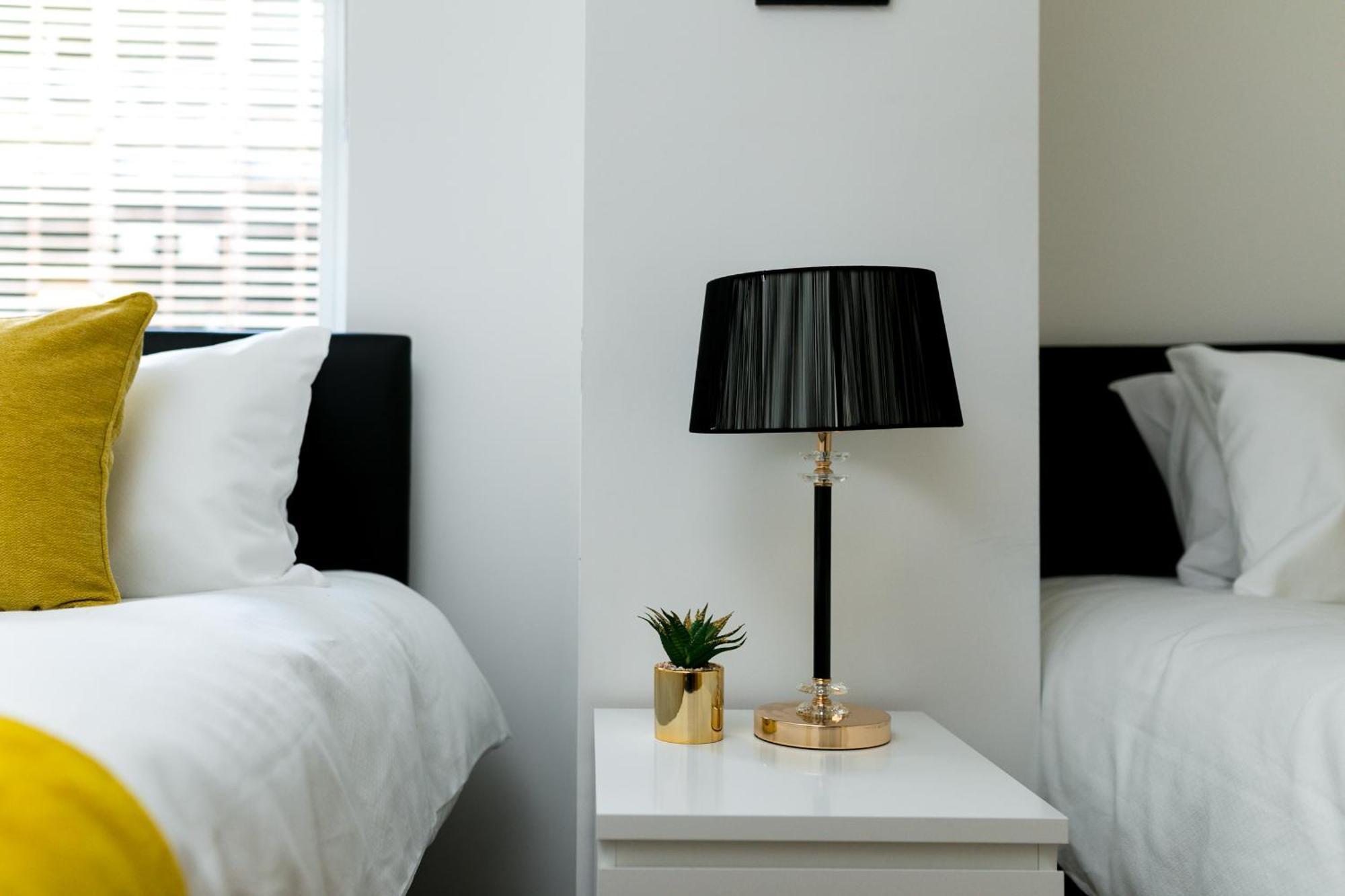 Skyvillion - Cozy Apartments In Enfield Town With Free Parking & Wifi Eksteriør bilde