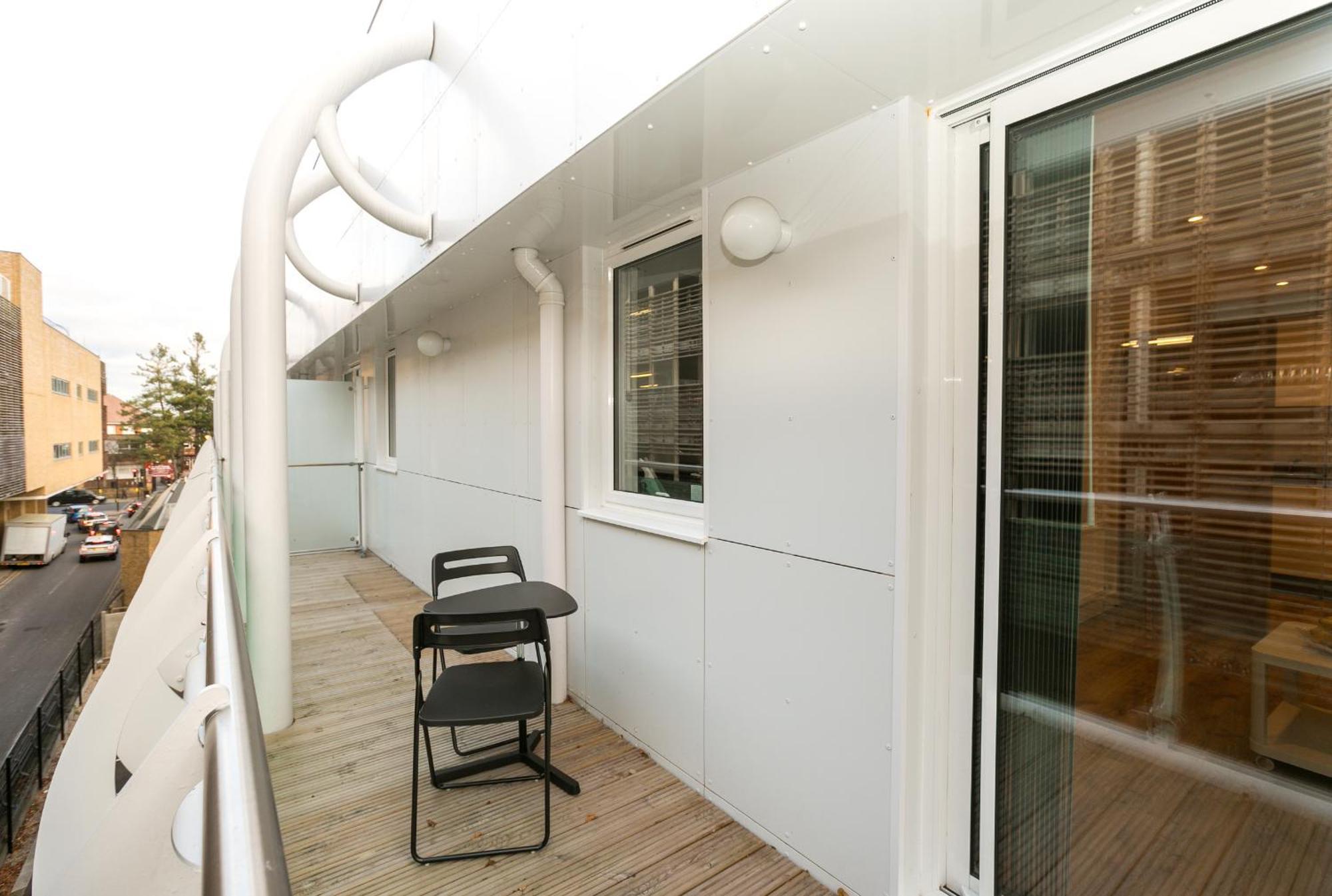 Skyvillion - Cozy Apartments In Enfield Town With Free Parking & Wifi Eksteriør bilde