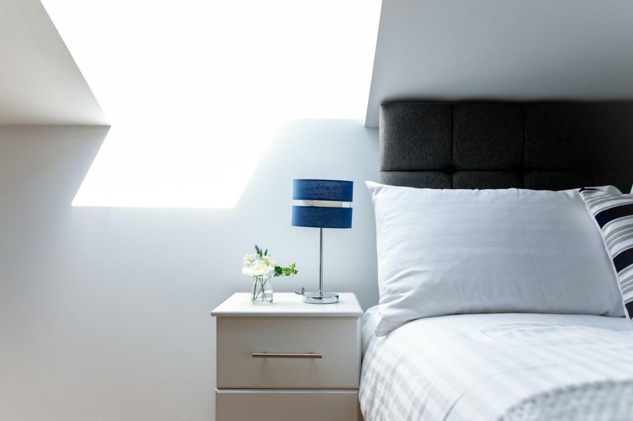 Skyvillion - Cozy Apartments In Enfield Town With Free Parking & Wifi Eksteriør bilde