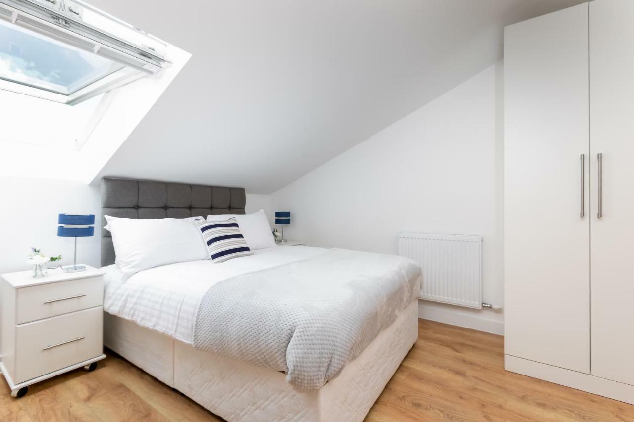 Skyvillion - Cozy Apartments In Enfield Town With Free Parking & Wifi Eksteriør bilde